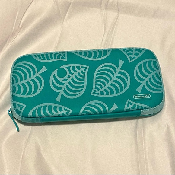 Brand New Animal Crossing Nintendo Switch Lite Case - Picture 1 of 6